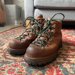 Danner Mountain Light Cascade Clovis Boots - Men’s Size 10